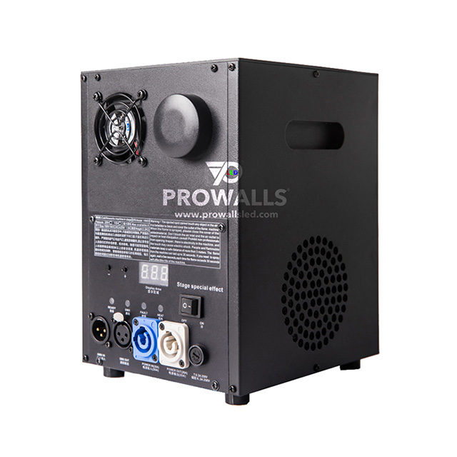 Máquina de chispas inalámbrica DMX 600W de fuente de fuegos artificiales fríos